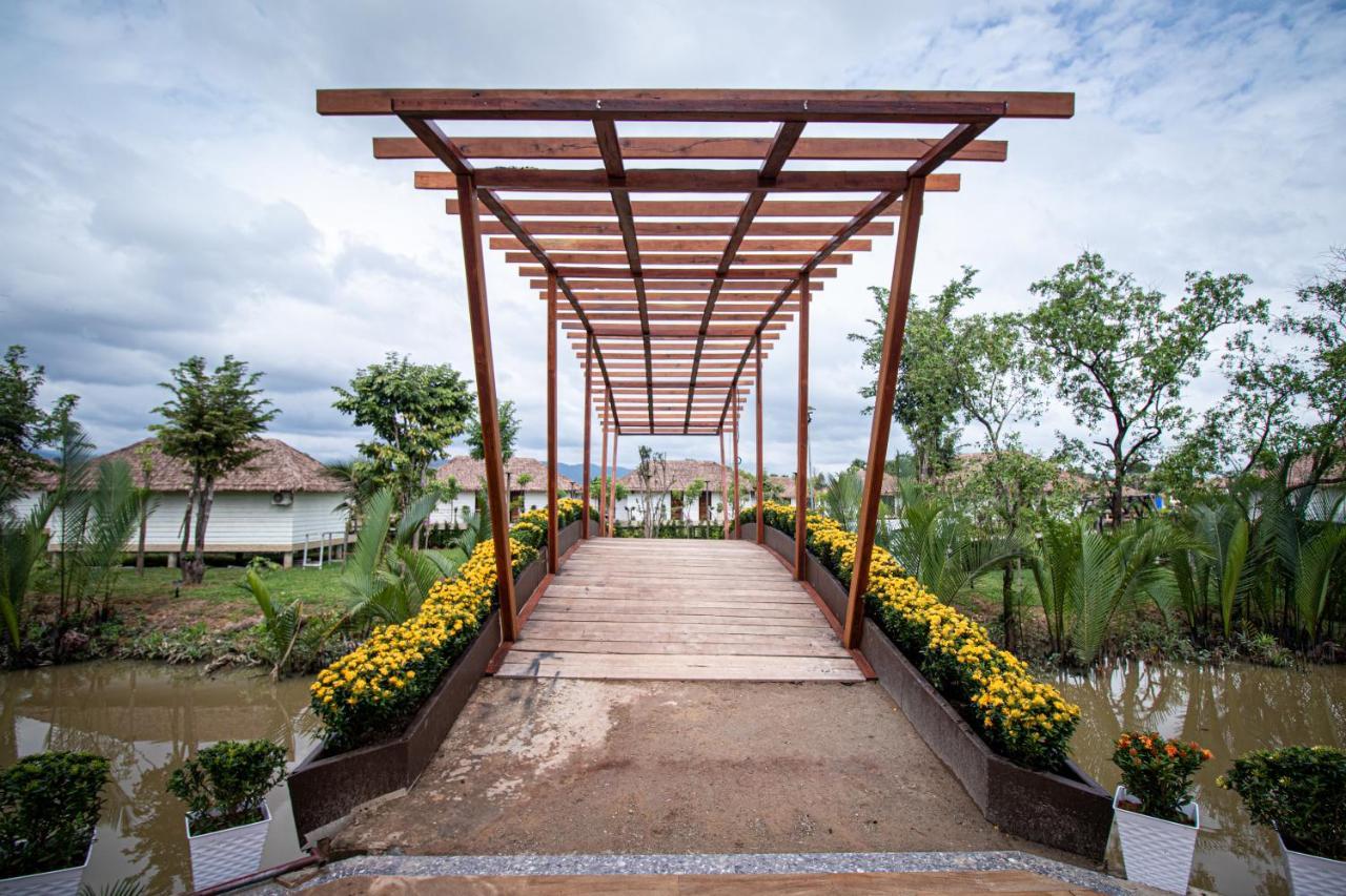 Good Time Relax Resort Kampot Bagian luar foto